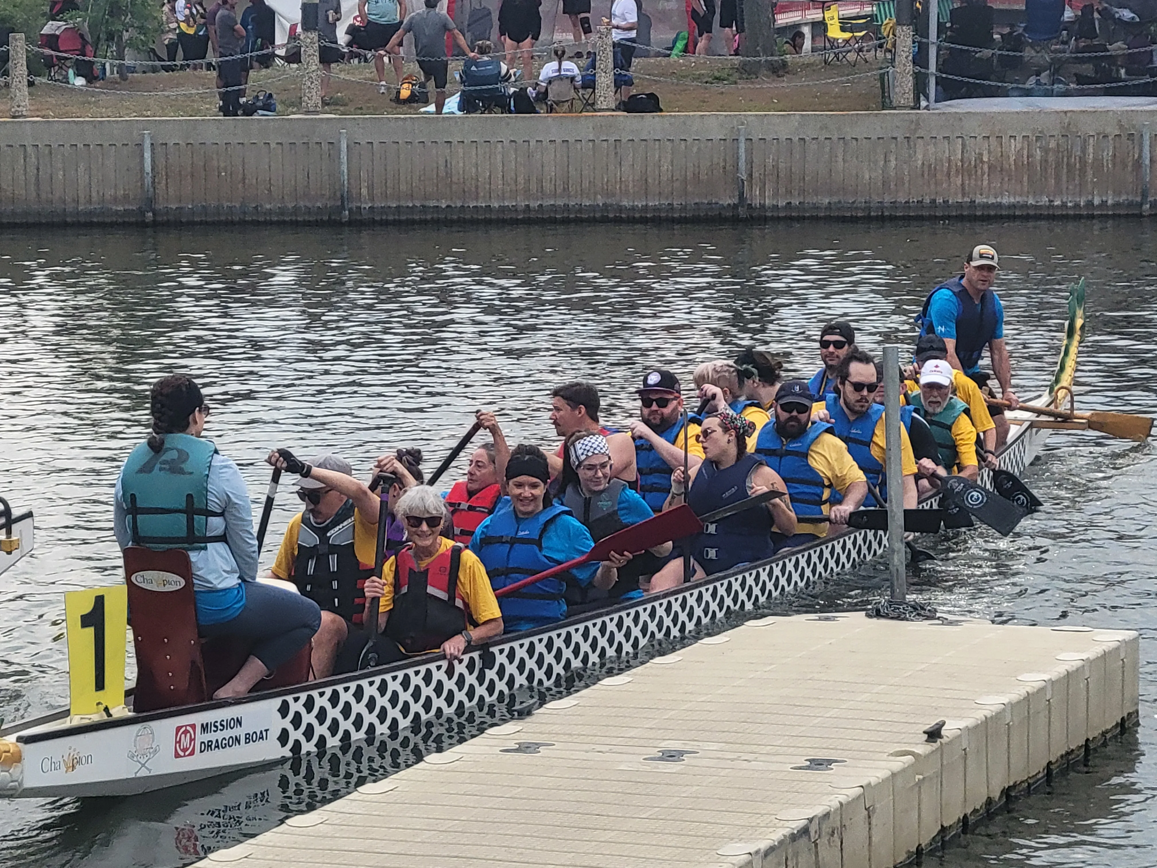 TQ Dragon Boat Club at the Regina Dragon Boat Festival, photo 14