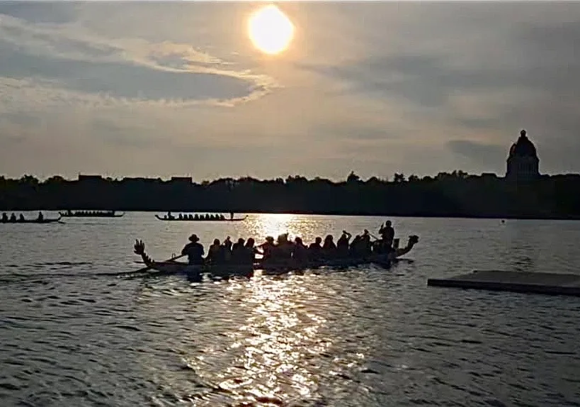 TQ Dragon Boat Club at the Regina Dragon Boat Festival, photo 7